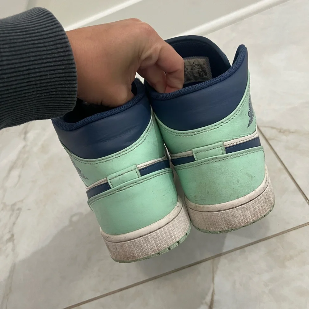 Air Jordan Blue Mint 1 Mid Sneakers Size 10 US